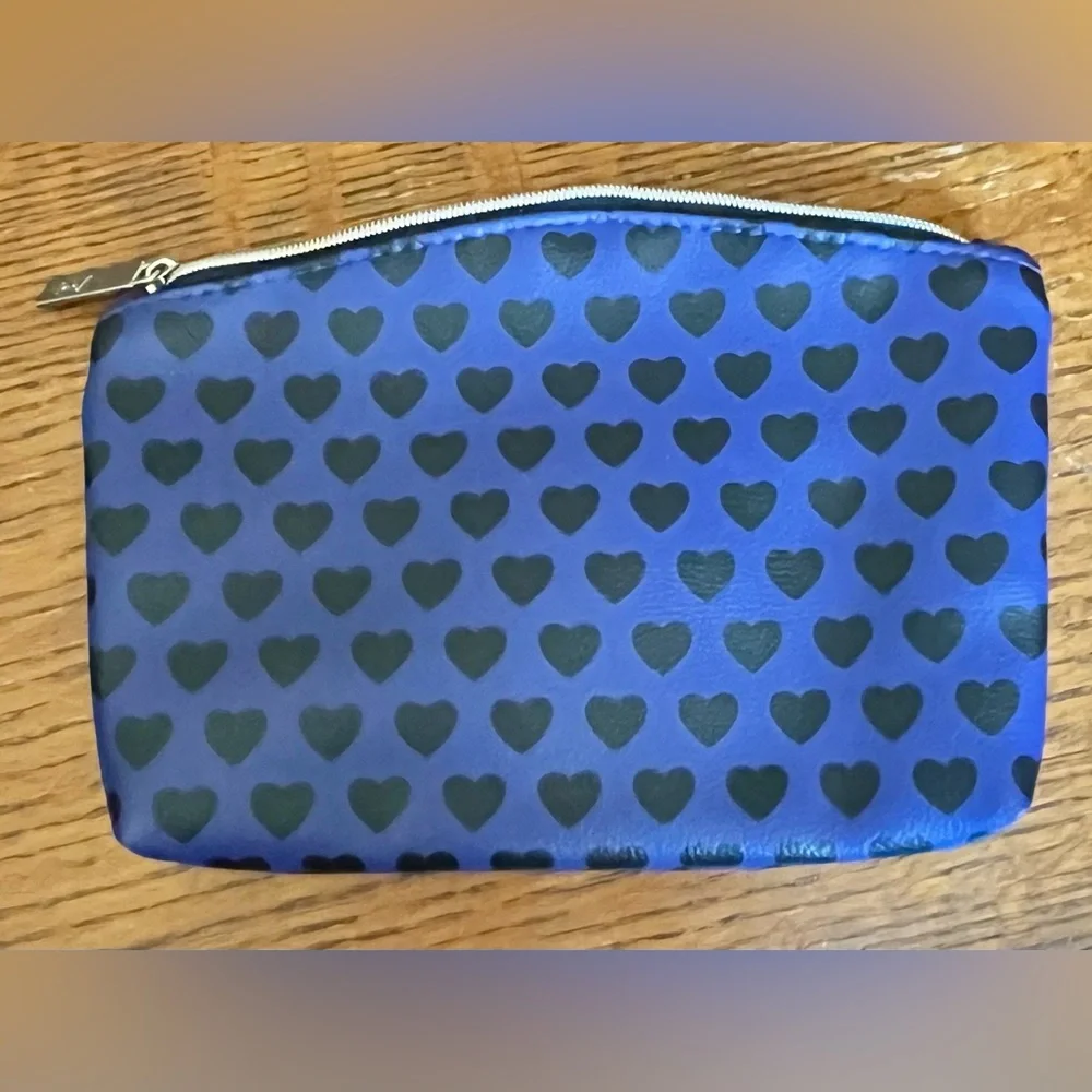 IPSY makeup bag with SURPRISE piece of jewelry! New hearts